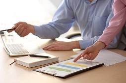 全自動(dòng)噸袋包裝機(jī)主要有哪些部件組成？